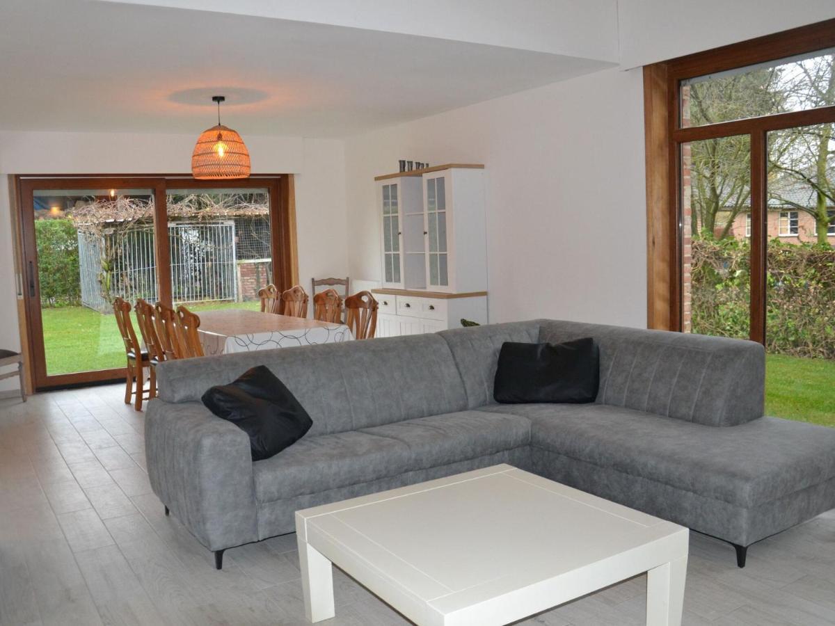 Welcoming Villa In Puivelde With Terrace Garden Barbeque Εξωτερικό φωτογραφία