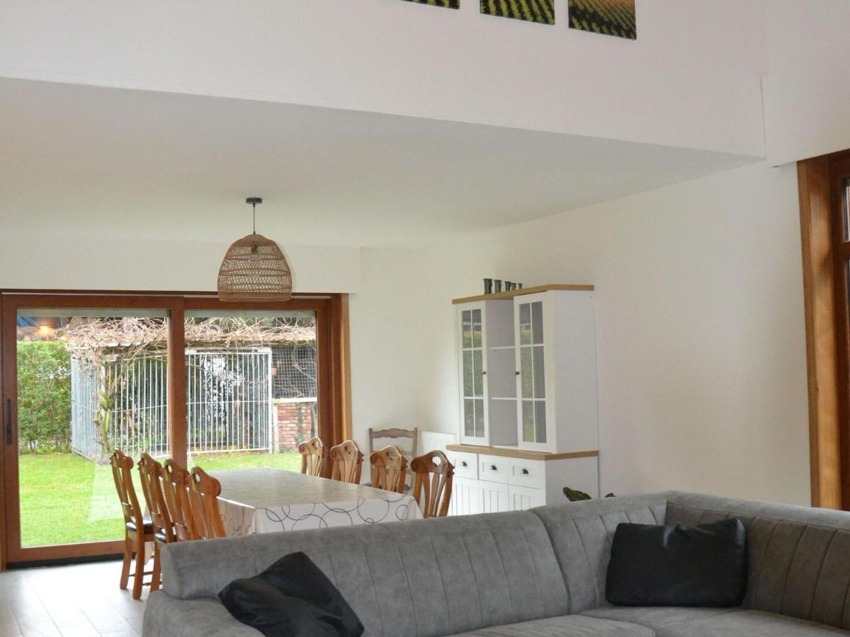 Welcoming Villa In Puivelde With Terrace Garden Barbeque Εξωτερικό φωτογραφία